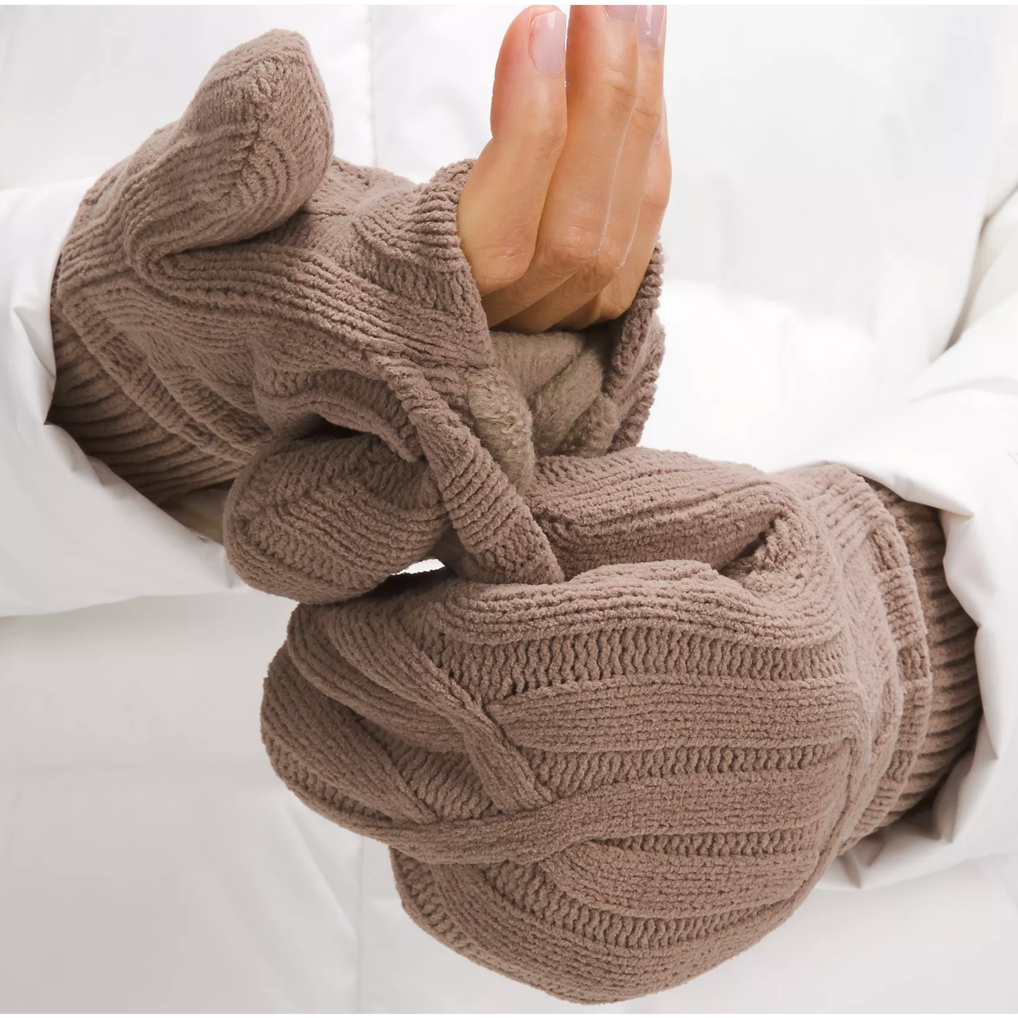 Women's Cable-Knit Fleece-Lined Mittens